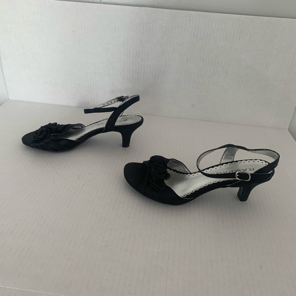 Rampage women’s black satin kitten heels size 6 - Picture 6 of 8